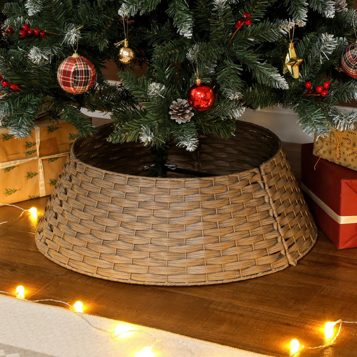 27" Rustic Woven Christmas Tree Collar, Coffee