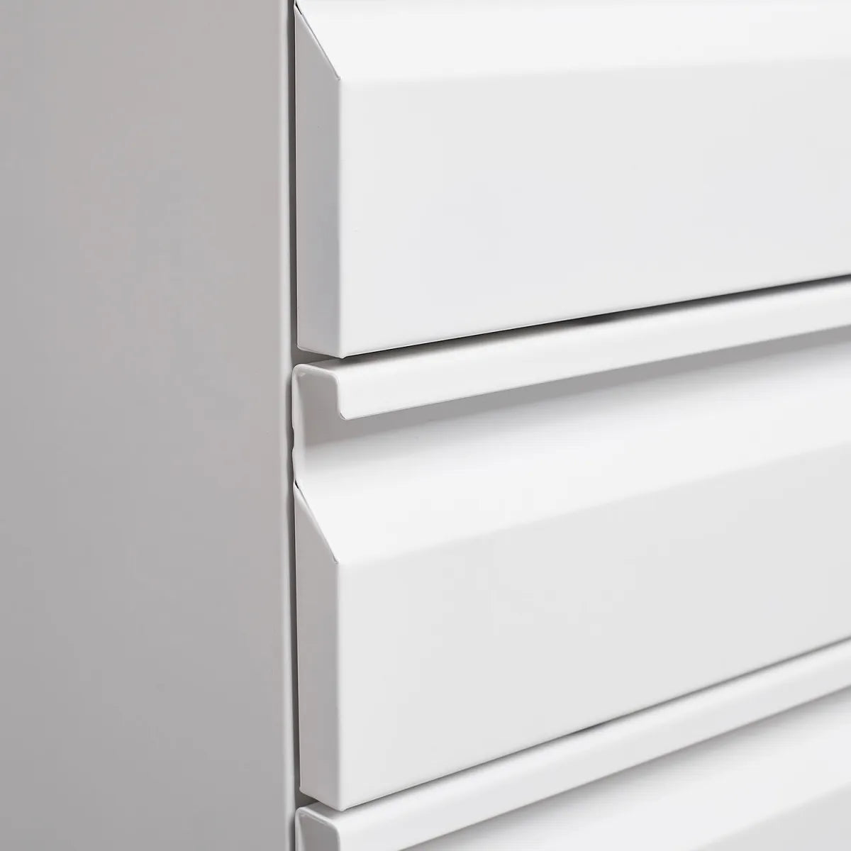 3-Drawer Mobile Filing Cabinet with Lock – view 3
